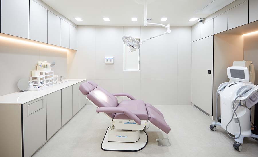 V&MJ 피부과 건물 내부 시술실